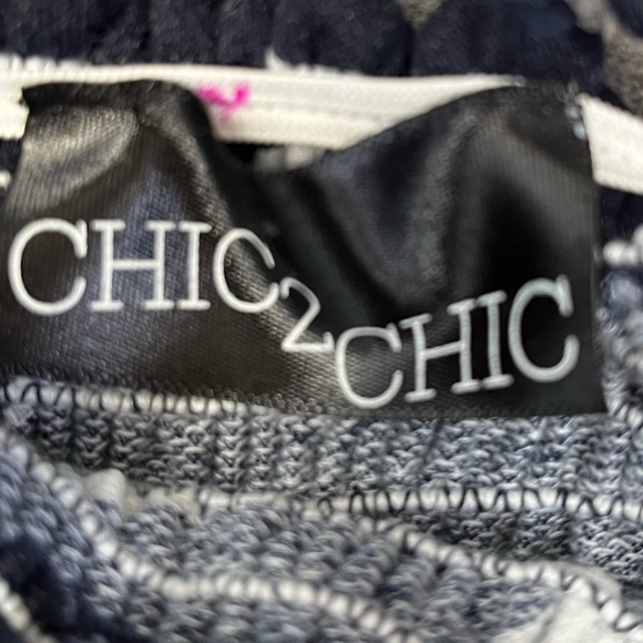 Chic2Chic Top - Picture 3 of 4